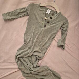 Lou lou newborn gown